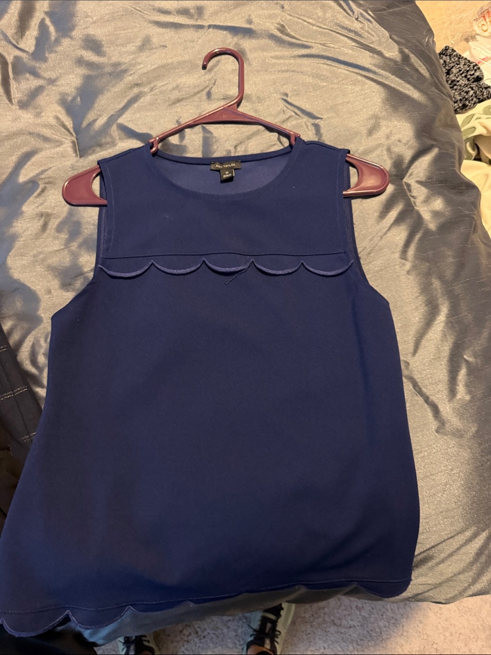 Ann Taylor Navy Sleeveless Scallop-Trim Camisole